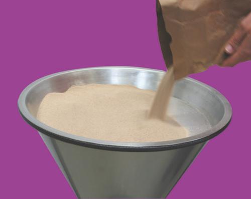 Staande asbak in zandlopervorm