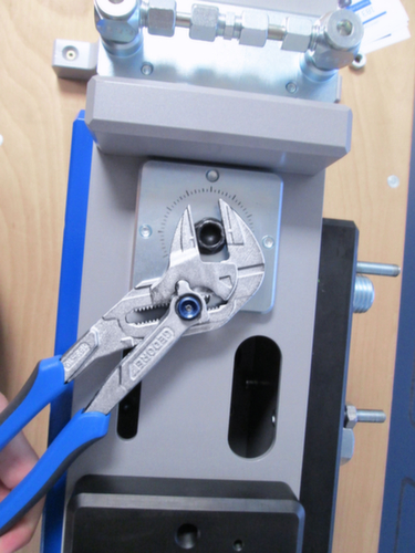 183 10 TC Sleuteltang 10" TC met gedipte handgrepen