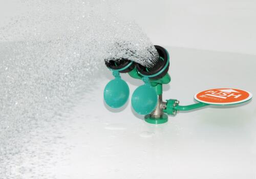 Oogdouche, 2 gebogen douchkoppen