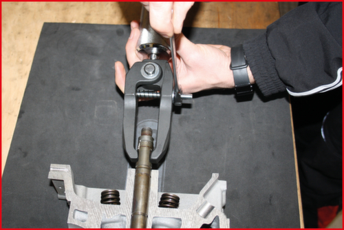 KS Tools Universal injector extraction tool