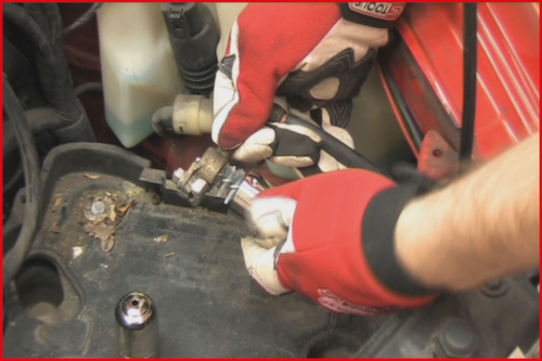 KS Tools battery terminal and terminal cleaning brush