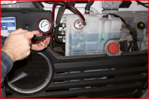 Koelsysteem tester truck