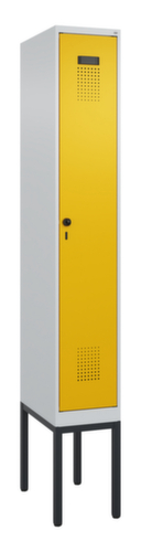 C+P Zwart-wit locker Evolo PLUS met voetonderstel