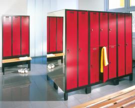 C+P Dubbele locker Evolo lichtgrijs met ondergebouwde bank + 5x2 vakken + decordeuren, vakbreedte 300 mm